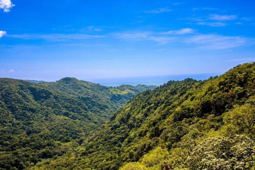PRONOSTICAN LLUVIAS PUNTUALES EN ZONAS MONTAÑOSAS Y CENTRO-ORIENTE DE EL SALVADOR
