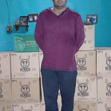 CAPTURAN A EMPLEADO ACUSADO DE HURTAR MÁS DE $5,000 EN BEBIDAS ALCOHÓLICAS DE DISTRIBUIDORA EN SANTA TECLA