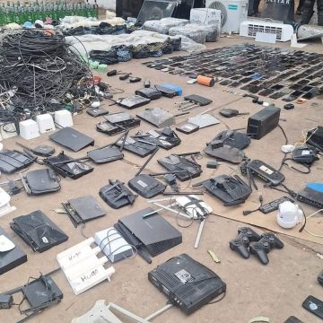 AUTORIDADES DE GUATEMALA DECOMISAN ANTENAS STARLINK Y DISPOSITIVOS ELECTRÓNICOS EN REQUISA CARCELARIA