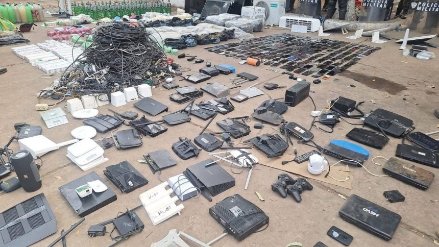 AUTORIDADES DE GUATEMALA DECOMISAN ANTENAS STARLINK Y DISPOSITIVOS ELECTRÓNICOS EN REQUISA CARCELARIA