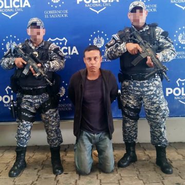 CAPTURAN A NICARAGÜENSE ACUSADO DE ROBO EN FARMACIA DE SAN SALVADOR