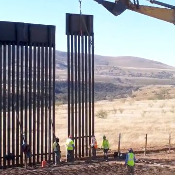 AUTORIDADES FRONTERIZAS DE EE. UU. DIFUNDEN AVANCES EN CONSTRUCCIÓN DEL MURO EN LA FRONTERA CON MÉXICO