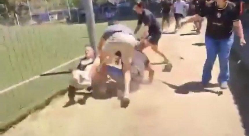 PELEA ENTRE PADRES INTERRUMPE PARTIDO DE FÚTBOL INFANTIL EN EL CAFETALÓN