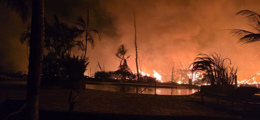 INCENDIO CONSUME 36 HABITACIONES EN HOTEL DE ROATÁN, HONDURAS