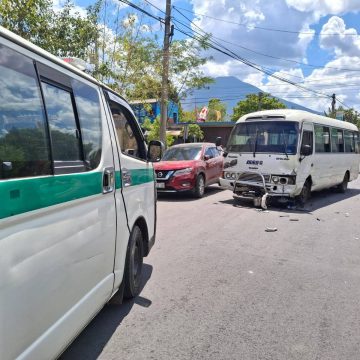 MOTOCICLISTA FALLECE TRAS ACCIDENTE CON TRANSPORTE COLECTIVO EN SAN MIGUEL