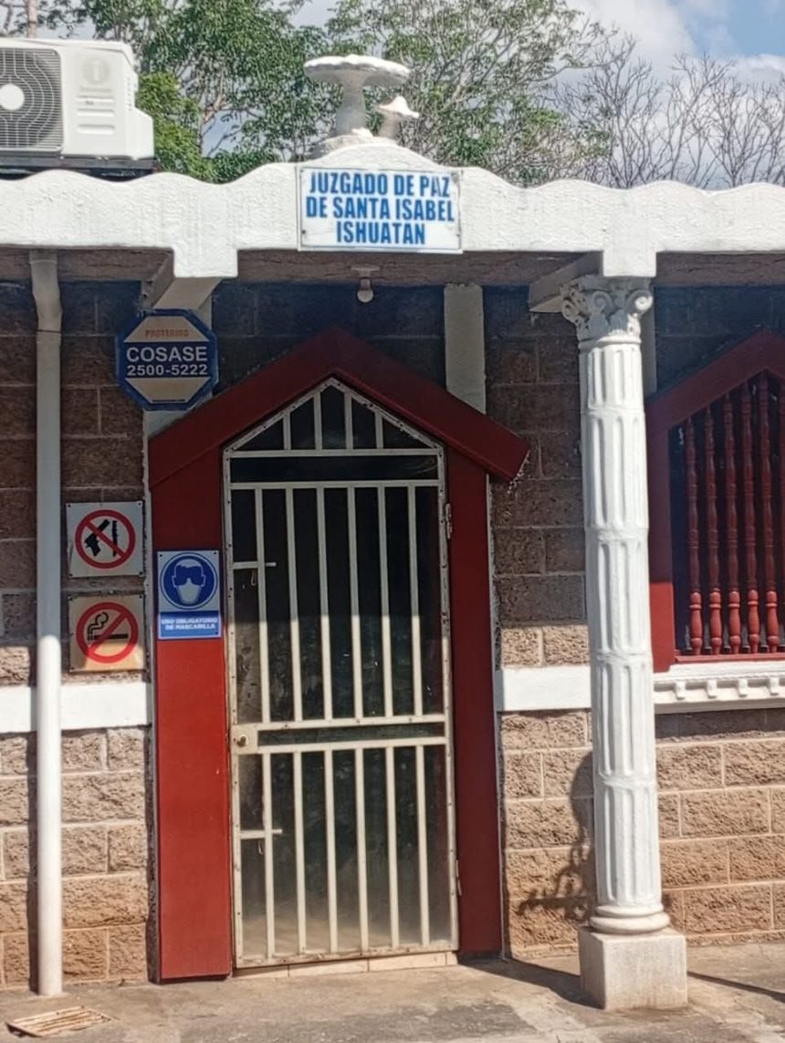 JOVEN QUE LE PRENDIÓ FUEGO A SU PADRASTRO DEFENDIENDO A SU MADRE OCURRIDO EN SANTA ISABEL ISHUATÁN, HOY ENFRENTA LA JUSTICIA