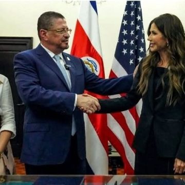 COSTA RICA ANUNCIA ACUERDO MIGRATORIO CON ESTADOS UNIDOS PARA RECIBIR HASTA 25 DEPORTADOS POR SEMANA