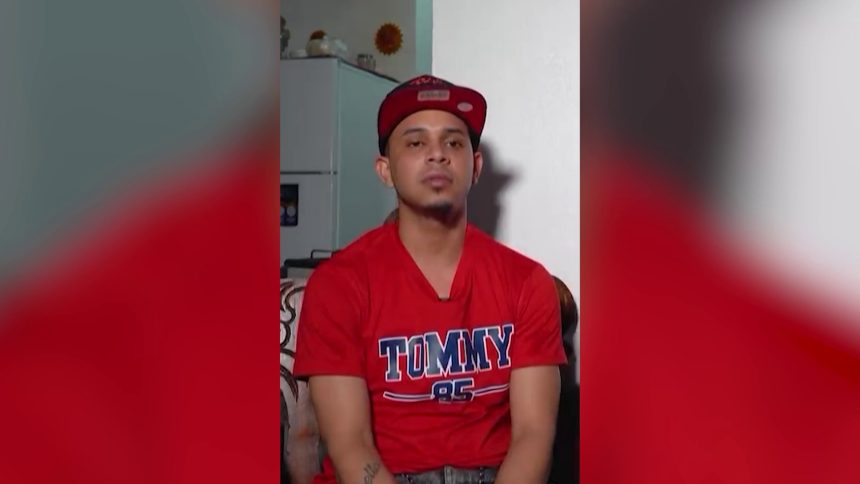 MIGRANTE VENEZOLANO DEMANDA A EE.UU. Y RECLAMA $1.3 MILLONES TRAS DEPORTACIÓN A EL SALVADOR