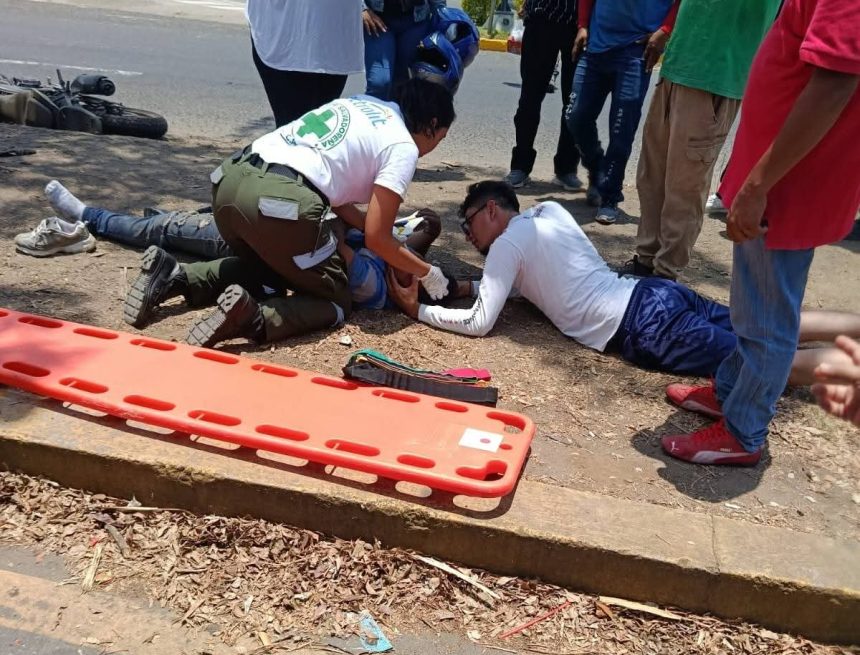MOTOCICLISTA RESULTA LESIONADO TRAS ACCIDENTE EN SANTA ANA