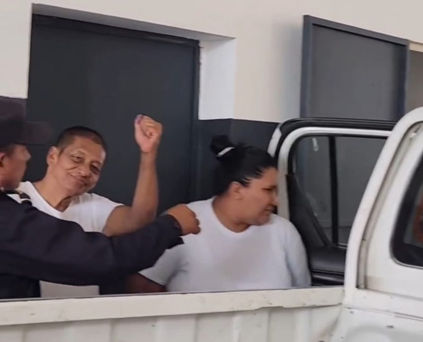 “APÓSTOL” SANTIAGO QUEDÓ EN LIBERTAD PERO NO PODRÁ INGRESAR A EL SALVADOR POR TRES AÑOS