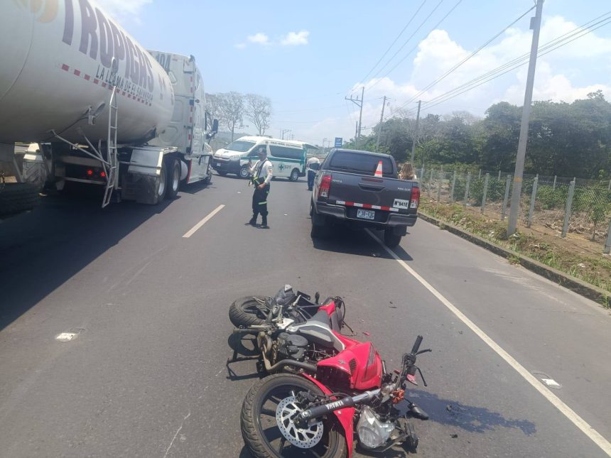 UN MOTOCICLISTA RESULTÓ LESIONADO EN UN ACCIDENTE ENTRE CHALCHUAPA Y SANTA ANA