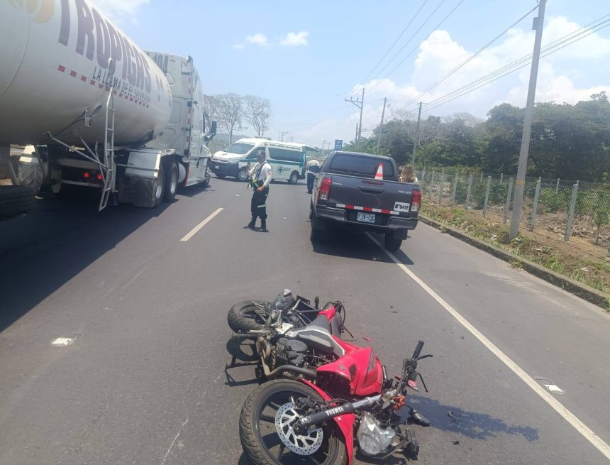 UN MOTOCICLISTA RESULTÓ LESIONADO EN UN ACCIDENTE ENTRE CHALCHUAPA Y SANTA ANA