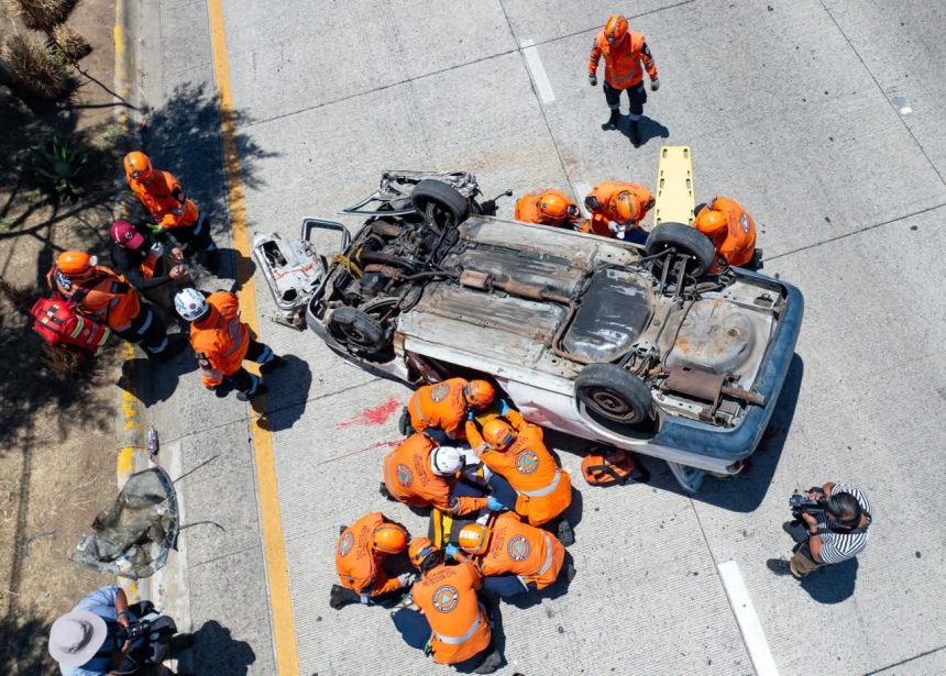 AUMENTAN ACCIDENTES VIALES EN EL SALVADOR Y AUTORIDADES ADVIERTEN SOBRE DISTRACCIÓN AL VOLANTE