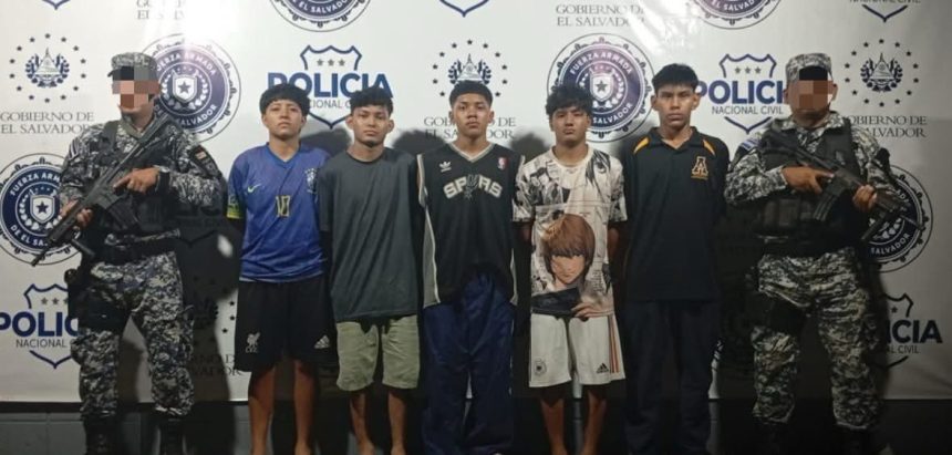 CAPTURARON A CINCO SUPUESTOS MIEMBROS TRAS DENUNCIA EN REDES SOCIALES EN SOYAPANGO