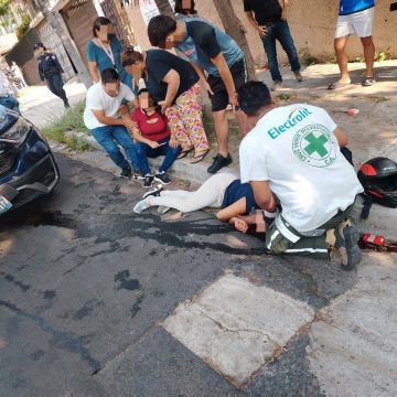 MOTOCICLISTA DE 22 AÑOS RESULTA GRAVE TRAS CHOQUE EN CERCA DEL EX ZOOLOGICO EN SAN SALVADOR