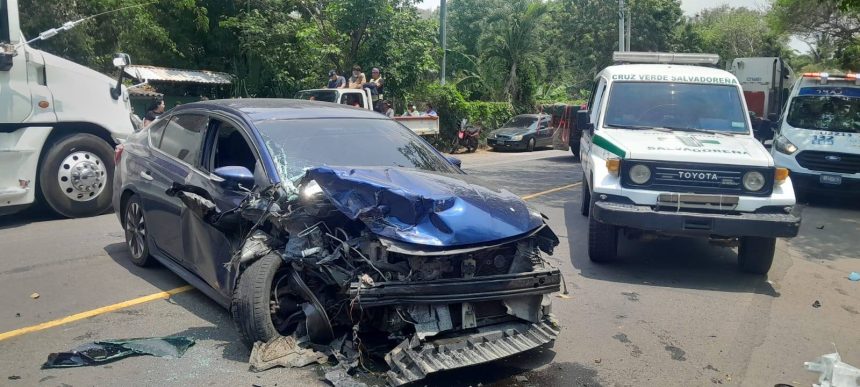 ACCIDENTE DE TRÁNSITO DEJÓ CUATRO LESIONADOS EN EL PALMARCITO, LA LIBERTAD