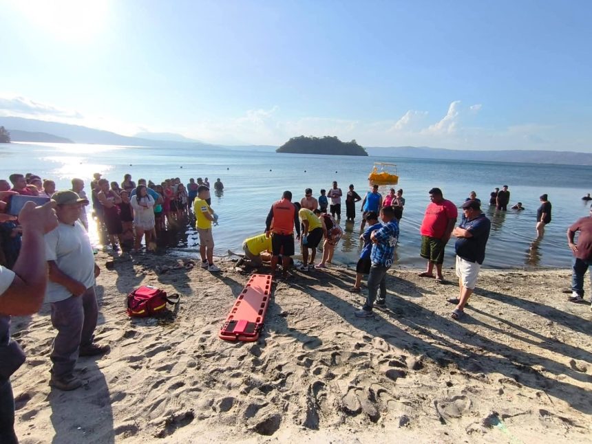 NIÑA DE 13 AÑOS FALLECIÓ POR INMERSIÓN EN POZA VERDE DEL LAGO DE ILOPANGO