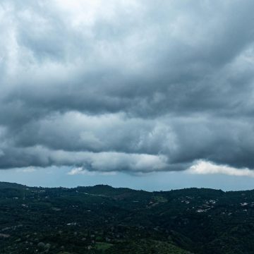 AMBIENTE CALUROSO CON LLUVIAS Y TORMENTAS PREVISTAS PARA ESTE MARTES EN EL SALVADOR