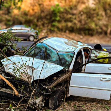 CONDUCTOR RESULTA LESIONADO TRAS ACCIDENTE EN LA CARRETERA DE ORO
