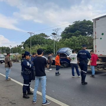 ACCIDENTE DE TRÁNSITO EN CARRETERA A SANTA ANA DEJA UNA PERSONA LESIONADA