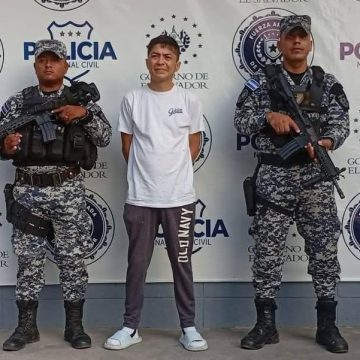 CAPTURARON A UN HOMBRE POR CULTIVO ILÍCITO DE MARIHUANA DENTRO DE SU CASA EN ILOPANGO