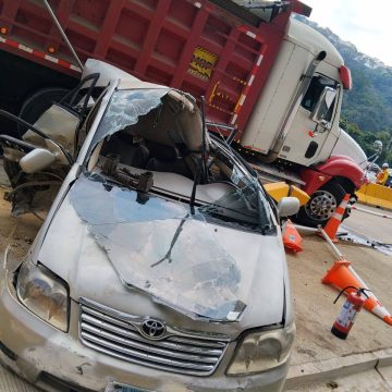 MÚLTIPLE ACCIDENTE EN LOS CHORROS INVOLUCRA SIETE VEHÍCULOS