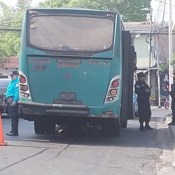 PERSONA FALLECE TRAS SER ATROPELLADA POR BÚS EN MEJICANOS