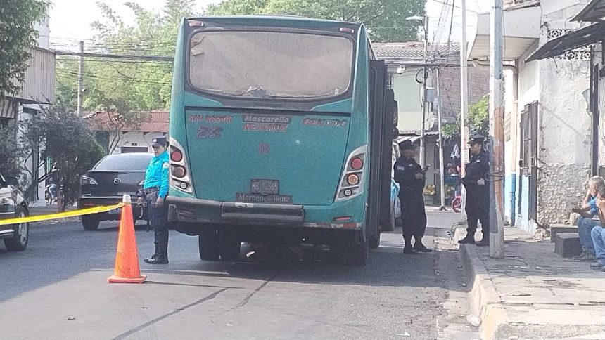 PERSONA FALLECE TRAS SER ATROPELLADA POR BÚS EN MEJICANOS