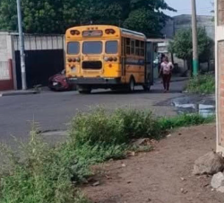 microbusero 22 INDIGNACIÓN EN SONZACATE: MICROBUCERO ARRASTRA A MENOR Y HUYE TRAS INCIDENTE