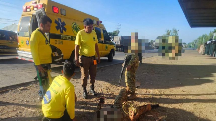 CHOQUE ENTRE VOLQUETA Y VEHÍCULO DEJA A SOLDADO HERIDO EN SONSONATE
