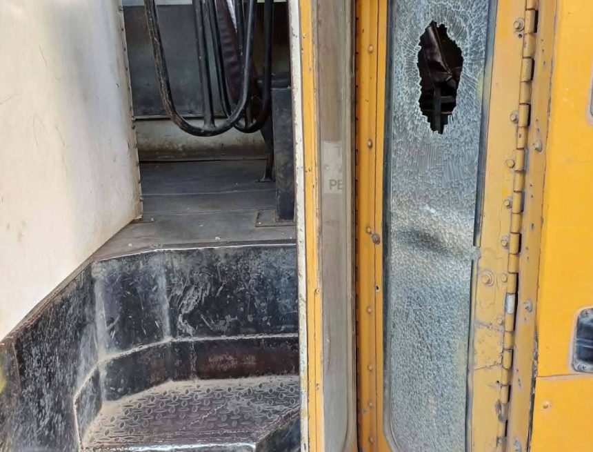 REPORTAN HOMBRE QUE LANZA PIEDRAS A UNIDADES DEL TRANSPORTE EN SANTA ANA