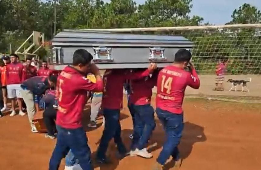 EMOTIVO HOMENAJE A LOS HERMANOS ARGUETA BLANCO EN PERQUÍN, MORAZÁN; AMBOS MURIERON AHOGADOS EN EL CHORRERON DE SAN FERNANDO