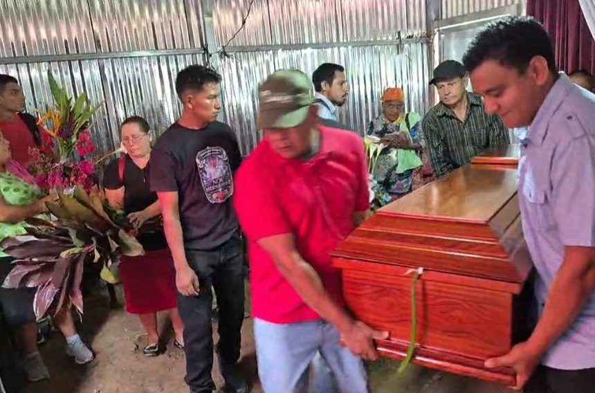 DAN EL ÚLTIMO ADIÓS A JOVEN FALLECIDO EN TRAGEDIA DE EL CHORRERÓN DE SAN FERNANDO, MORAZÁN
