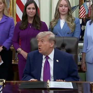 TRUMP TRUMP ANUNCIA SUSPENSIÓN TEMPORAL DEL IMPUESTO FEDERAL A LOS COMBUSTIBLES