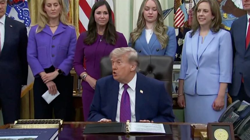 TRUMP ANUNCIA SUSPENSIÓN TEMPORAL DEL IMPUESTO FEDERAL A LOS COMBUSTIBLES