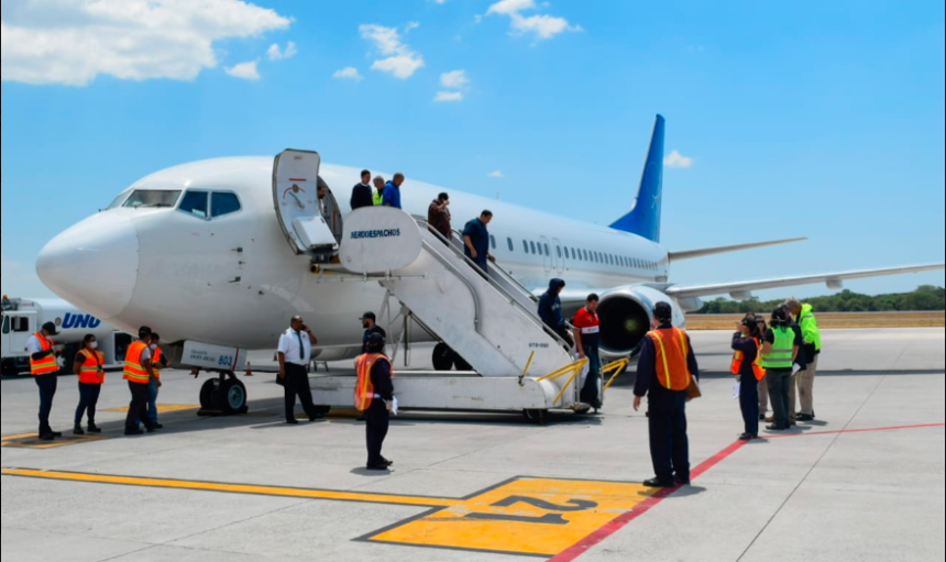 AUMENTAN CASOS DE SALVADOREÑOS DEPORTADOS DESDE ESTADOS UNIDOS EN 2026
