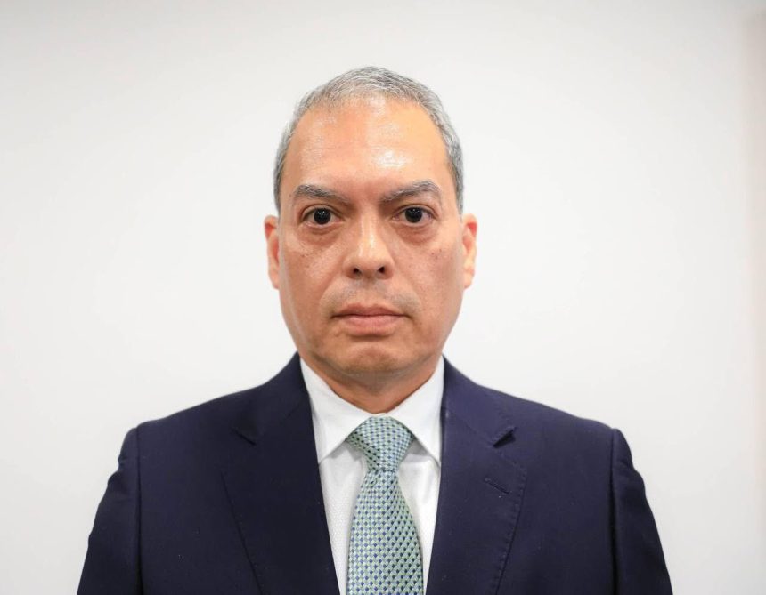 f 1 FALLECE RUBÉN ALVARADO, EXMAGISTRADO DEL TRIBUNAL SUPREMO ELECTORAL