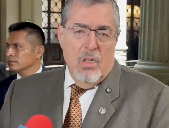 BERNARDO ARÉVALO DESMIENTE SUPUESTOS ATAQUES AÉREOS CONJUNTOS ENTRE GUATEMALA Y EE.UU.