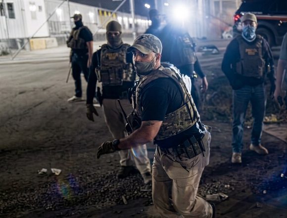 ARRESTAN A AGENTE DE ICE ACUSADO DE DISPARAR A MIGRANTE VENEZOLANO Y PRESENTAR UNA VERSIÓN FALSA DE LOS HECHOS
