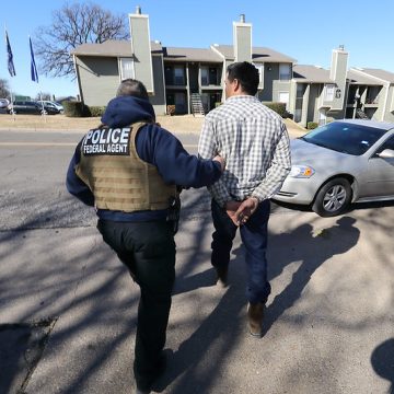 NUEVA YORK PROHÍBE OPERATIVOS DE ICE EN ESCUELAS E IGLESIAS SIN ORDEN JUDICIAL