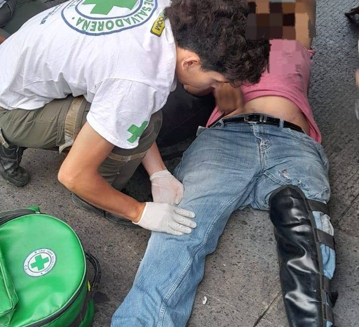 MOTOCICLISTA RESULTA LESIONADO EN ACCIDENTE DE TRÁNSITO EN LOS CHORROS