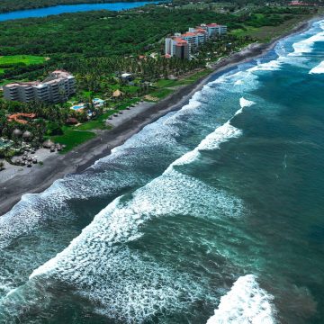 olas 1 MARN ADVIERTE SOBRE OLEAJE ACELERADO Y OLAS DE HASTA 1.8 METROS EN LA COSTA SALVADOREÑA
