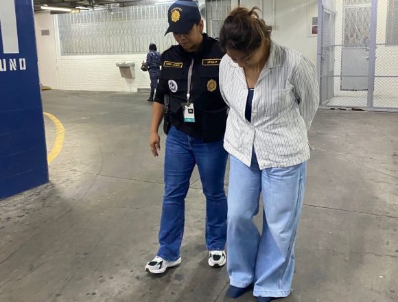 INTERPOL CAPTURA A VICECÓNSUL GUATEMALTECA ACUSADA DE PARRICIDIO
