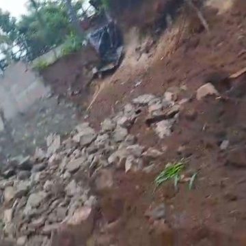 san miguel 1 INTENSAS LLUVIAS PROVOCAN DERRUMBE DE MURO DE CONTENCIÓN EN SAN MIGUEL