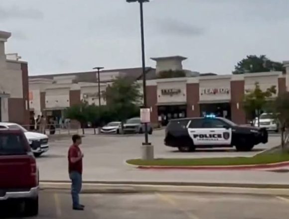 TIROTEO EN CENTRO COMERCIAL DE TEXAS DEJA MUERTOS Y HERIDOS