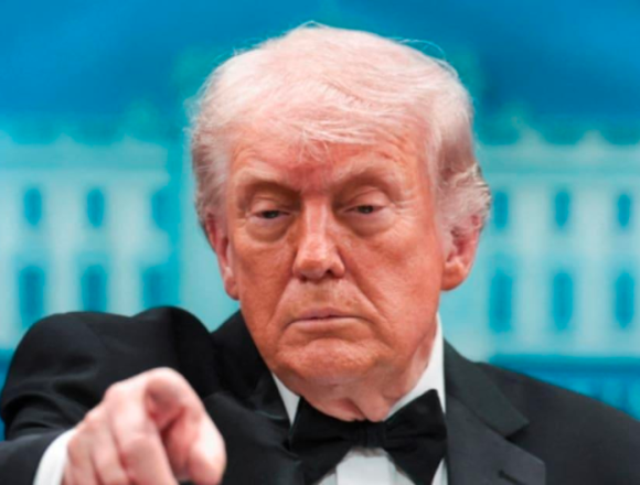 trump 1 TRUMP FIRMA DECRETO QUE ORDENA MAYOR VIGILANCIA SOBRE TRANSFERENCIAS (REMESAS) DE MIGRANTES