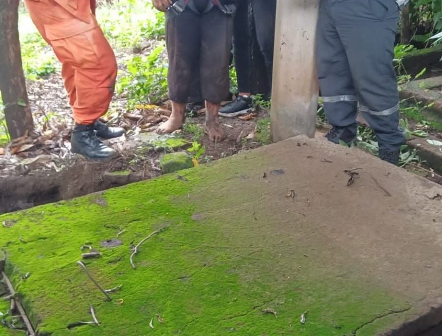 FOSA 1 RESCATARON A UN HOMBRE QUE CAYÓ EN UNA FOSA SÉPTICA EN EREGUAYQUÍN, USULUTÁN