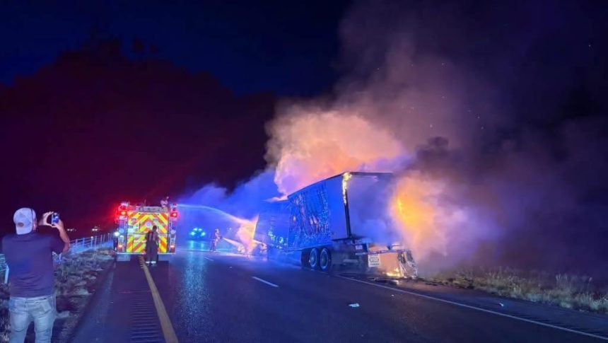 RASTRA 1 RESCATAN A 39 MIGRANTES ATRAPADOS EN TRÁILER QUE SE INCENDIÓ DURANTE PERSECUCIÓN EN TEXAS