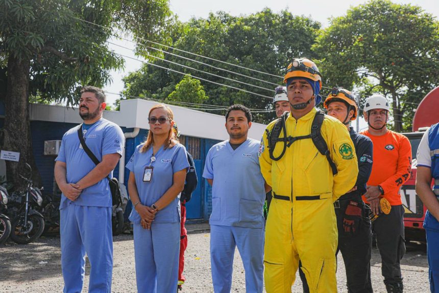 RESCATISTAS Y PERSONAL MEDICO LISTO PARA VIAJAR A VENEZUELA PARA APOYAR LAS LABORES DE APOYO