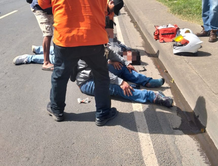 DOS JÓVENES RESULTARON LESIONADOS TRAS ACCIDENTE DE MOTOCICLETA EN SANTA ANA